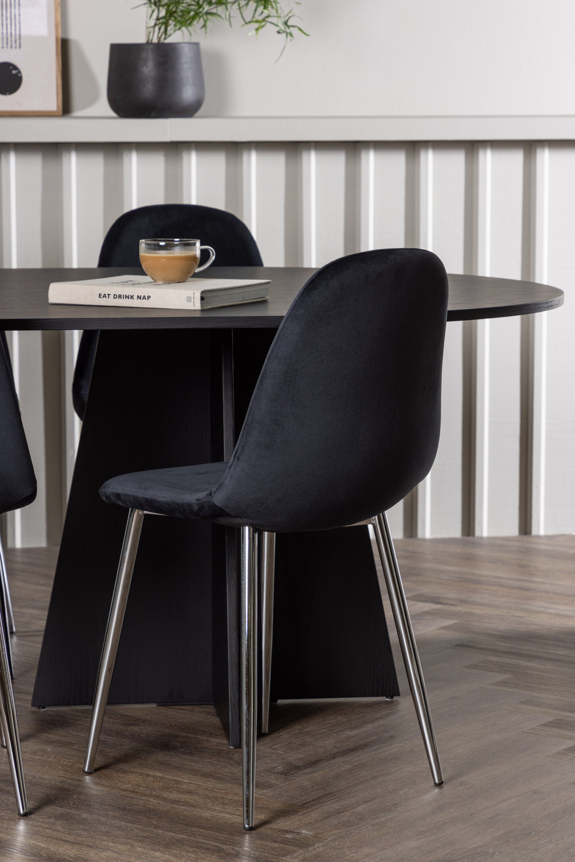 Bootcut Esszimmerset + Polar 230cm/6St. in Schwarzes Silber präsentiert im Onlineshop von KAQTU Design AG. Esszimmerset ist von Venture Home