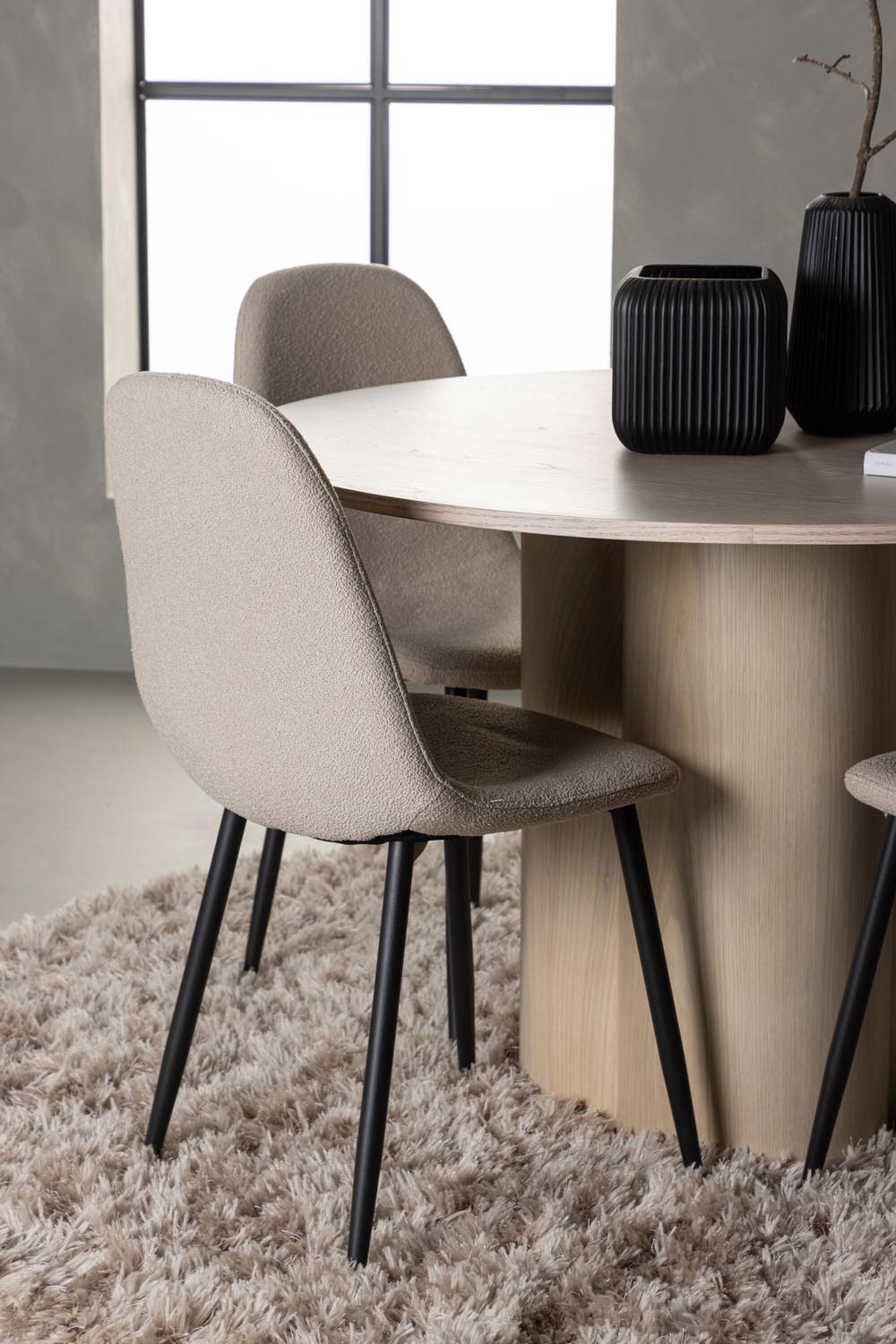 Olivia Esszimmerset + Polar ⌀110cm/4St. in Natur / Beige / Schwarz präsentiert im Onlineshop von KAQTU Design AG. Esszimmerset ist von Venture Home