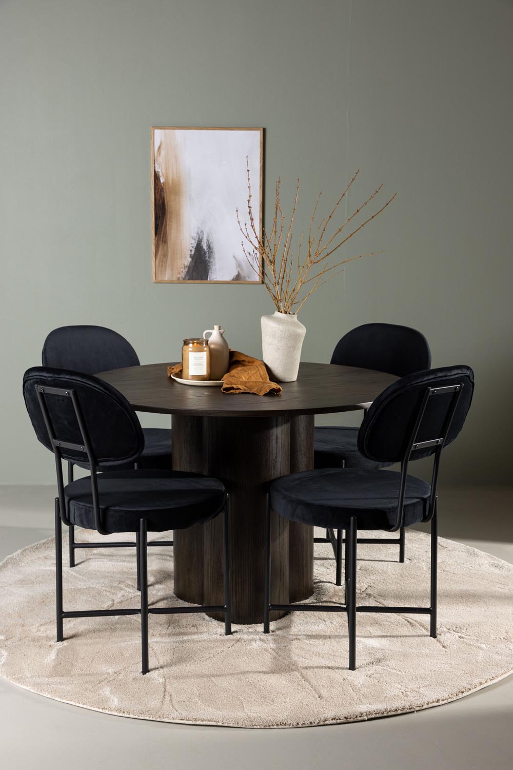 Olivia Esszimmerset + Stella ⌀110cm/4St. in Braun / Schwarz präsentiert im Onlineshop von KAQTU Design AG. Esszimmerset ist von Venture Home