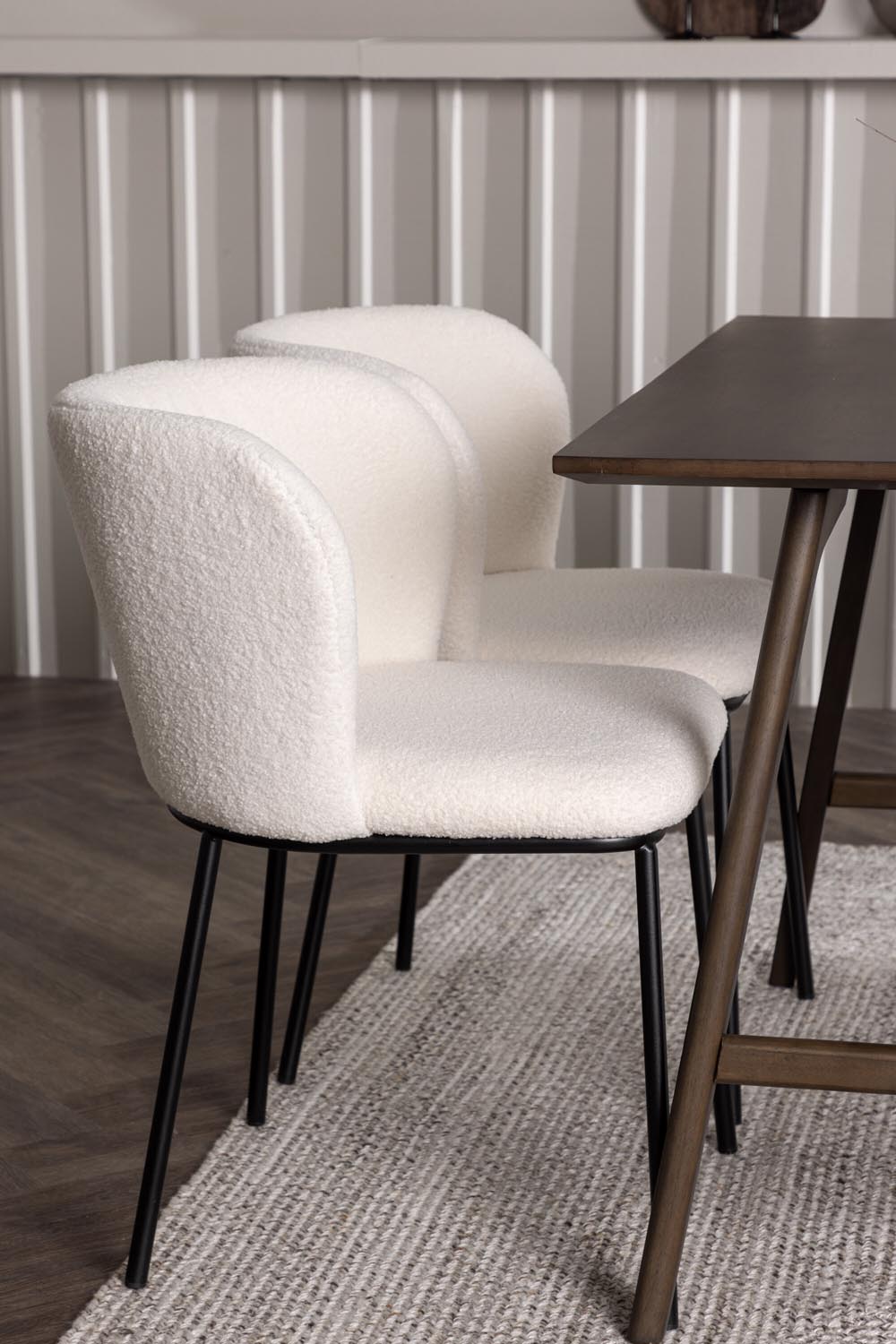 Kaseindon Esszimmerset + Edina 120cm/4St. in Schwarz-Weiss präsentiert im Onlineshop von KAQTU Design AG. Esszimmerset ist von Venture Home