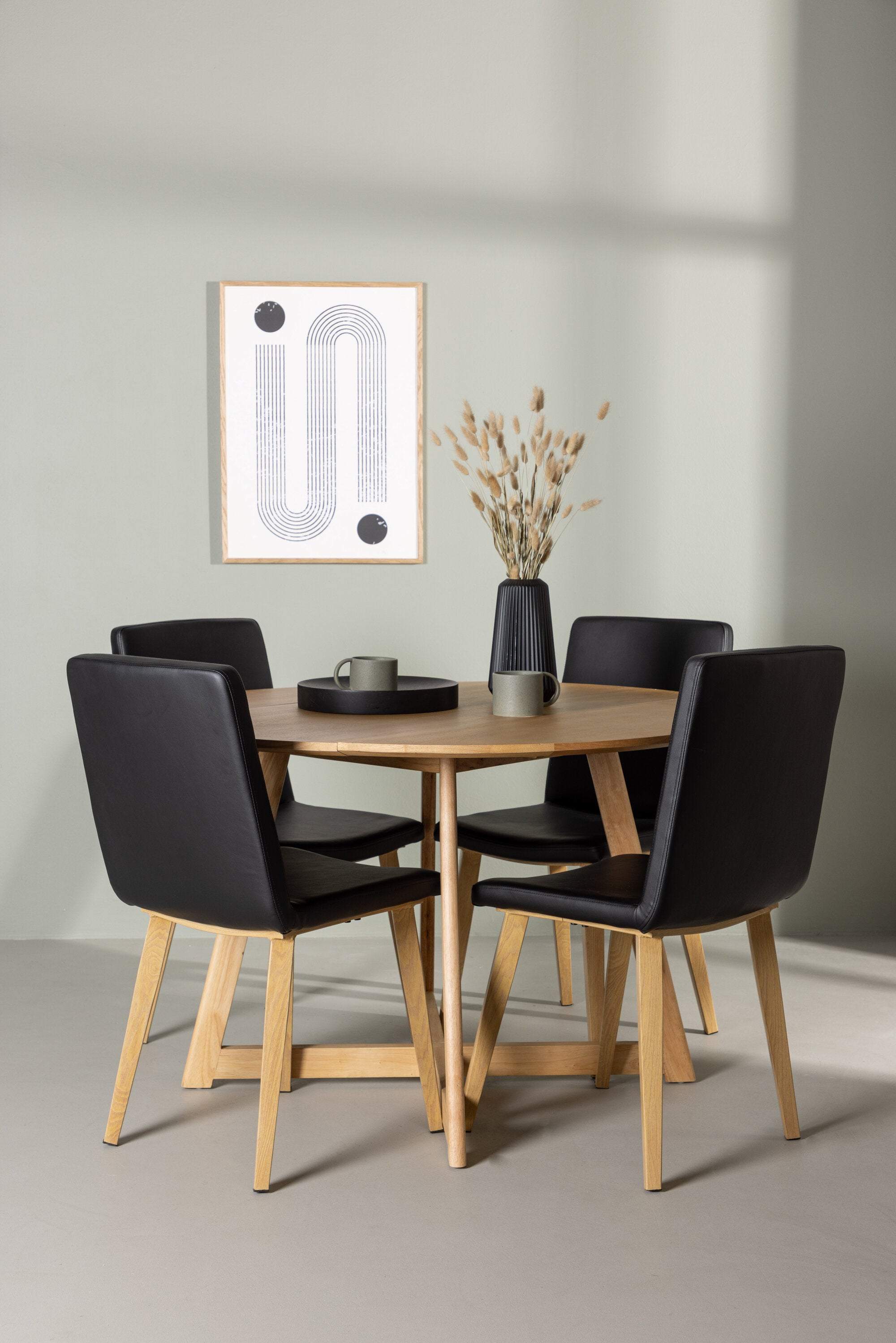 Yadikon Esszimmerset + Today ⌀120cm/4St. in Schwarz, Natur präsentiert im Onlineshop von KAQTU Design AG. Esszimmerset ist von Venture Home