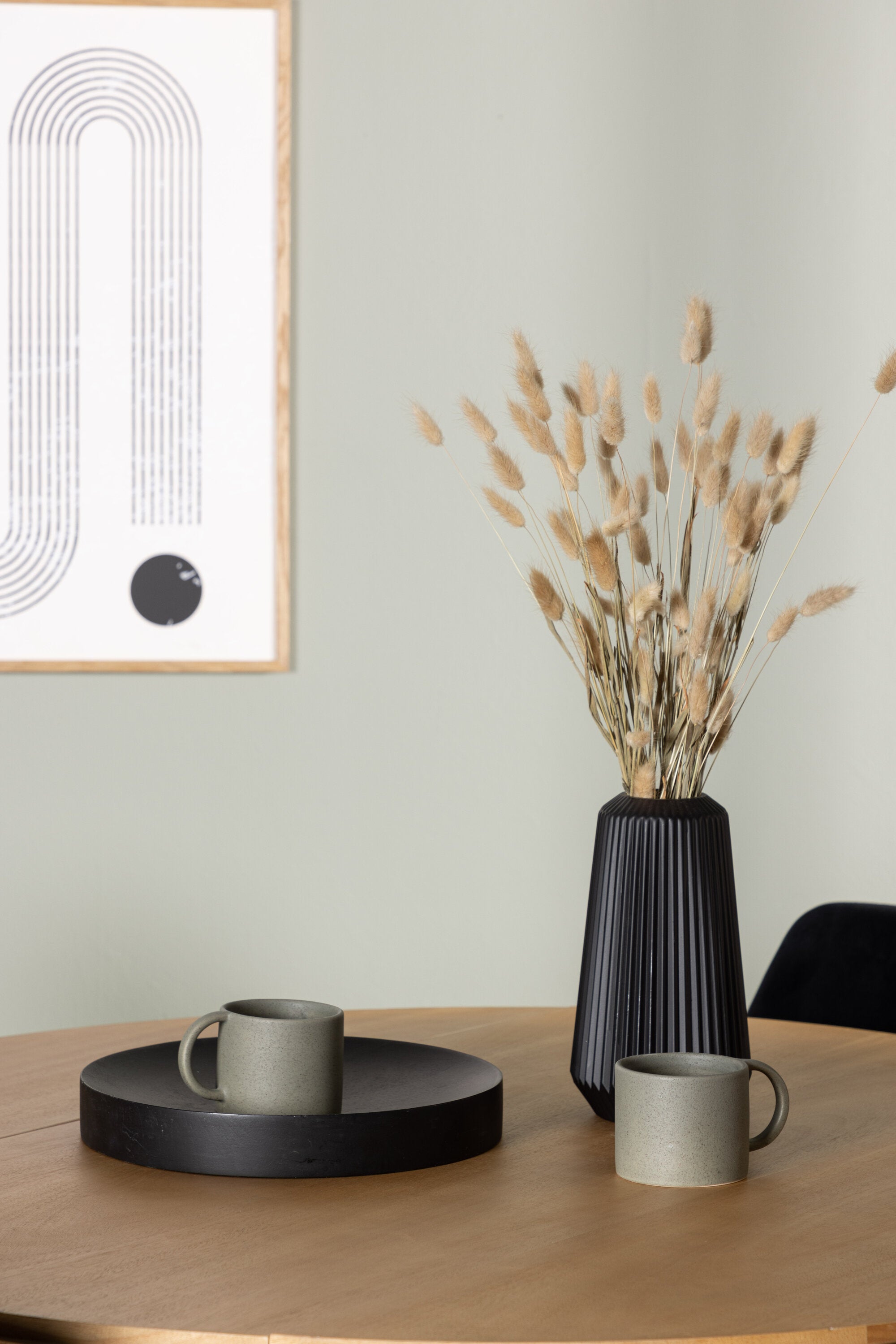 Yadikon Esszimmerset + Night ⌀120cm/4St. in Schwarz präsentiert im Onlineshop von KAQTU Design AG. Esszimmerset ist von Venture Home