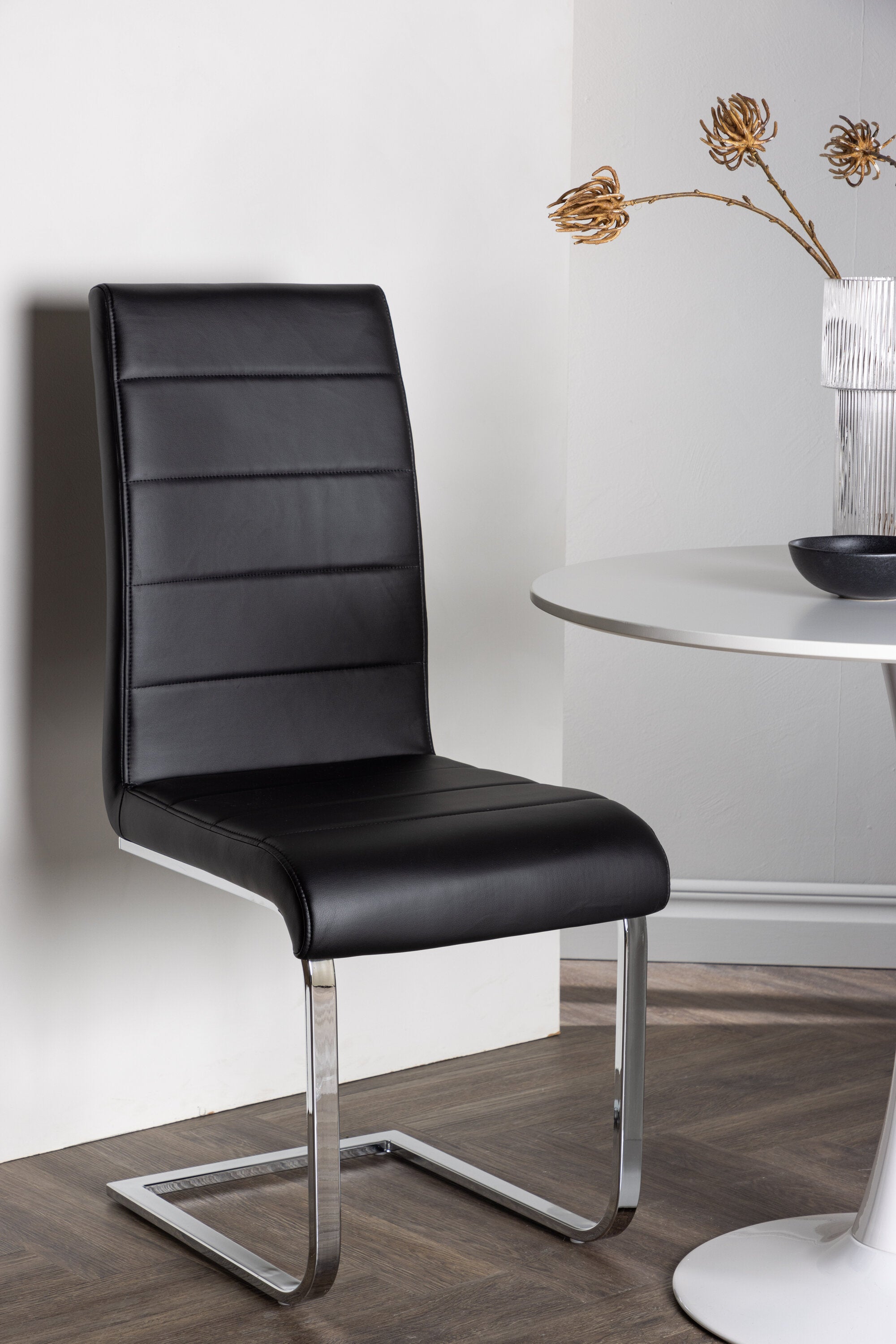 Hamden Esszimmerset + Tempo ⌀80cm/2St. in Schwarzgrau präsentiert im Onlineshop von KAQTU Design AG. Esszimmerset ist von Venture Home