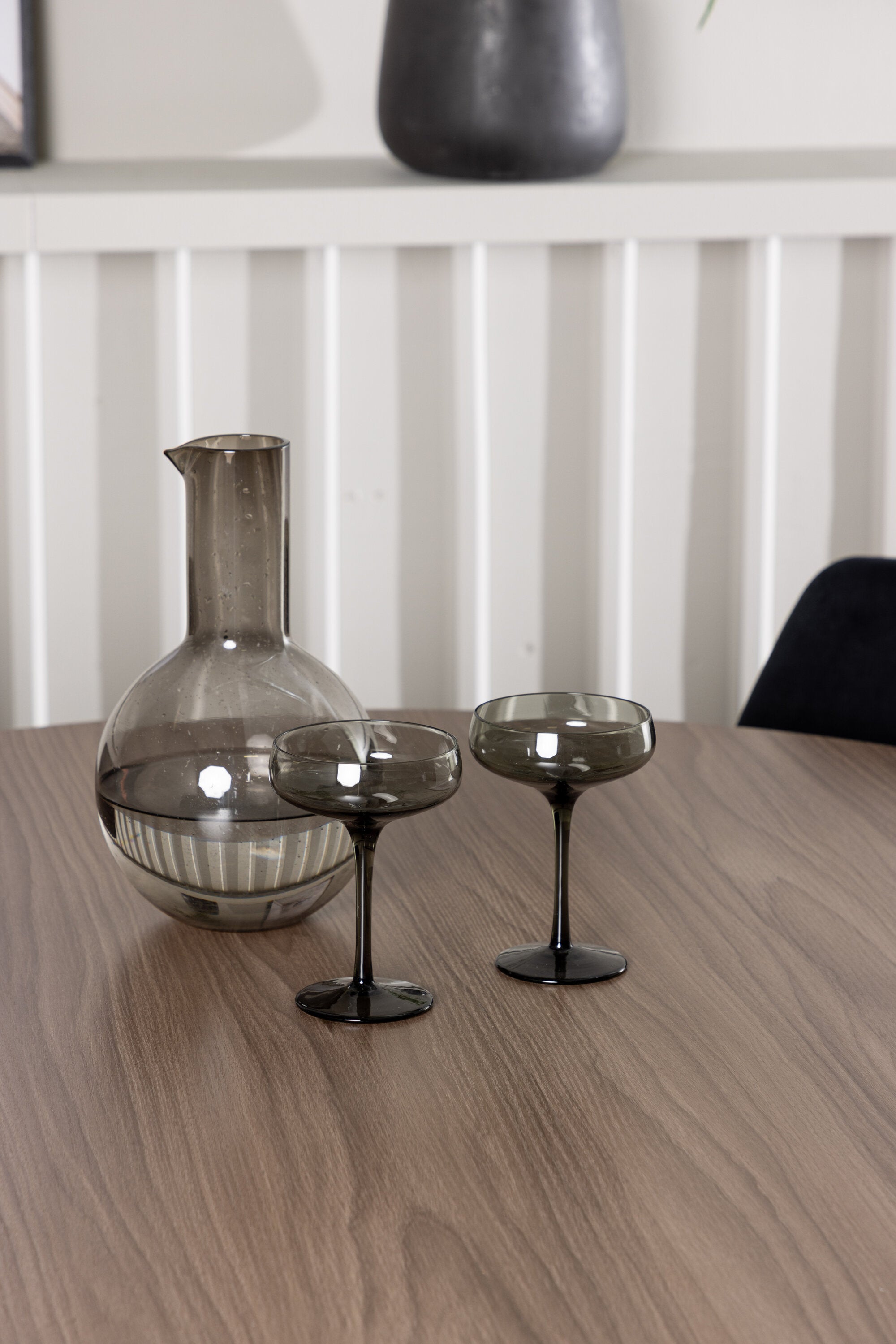 Durango Esszimmerset + Night ⌀120cm/4St. in Schwarz präsentiert im Onlineshop von KAQTU Design AG. Esszimmerset ist von Venture Home