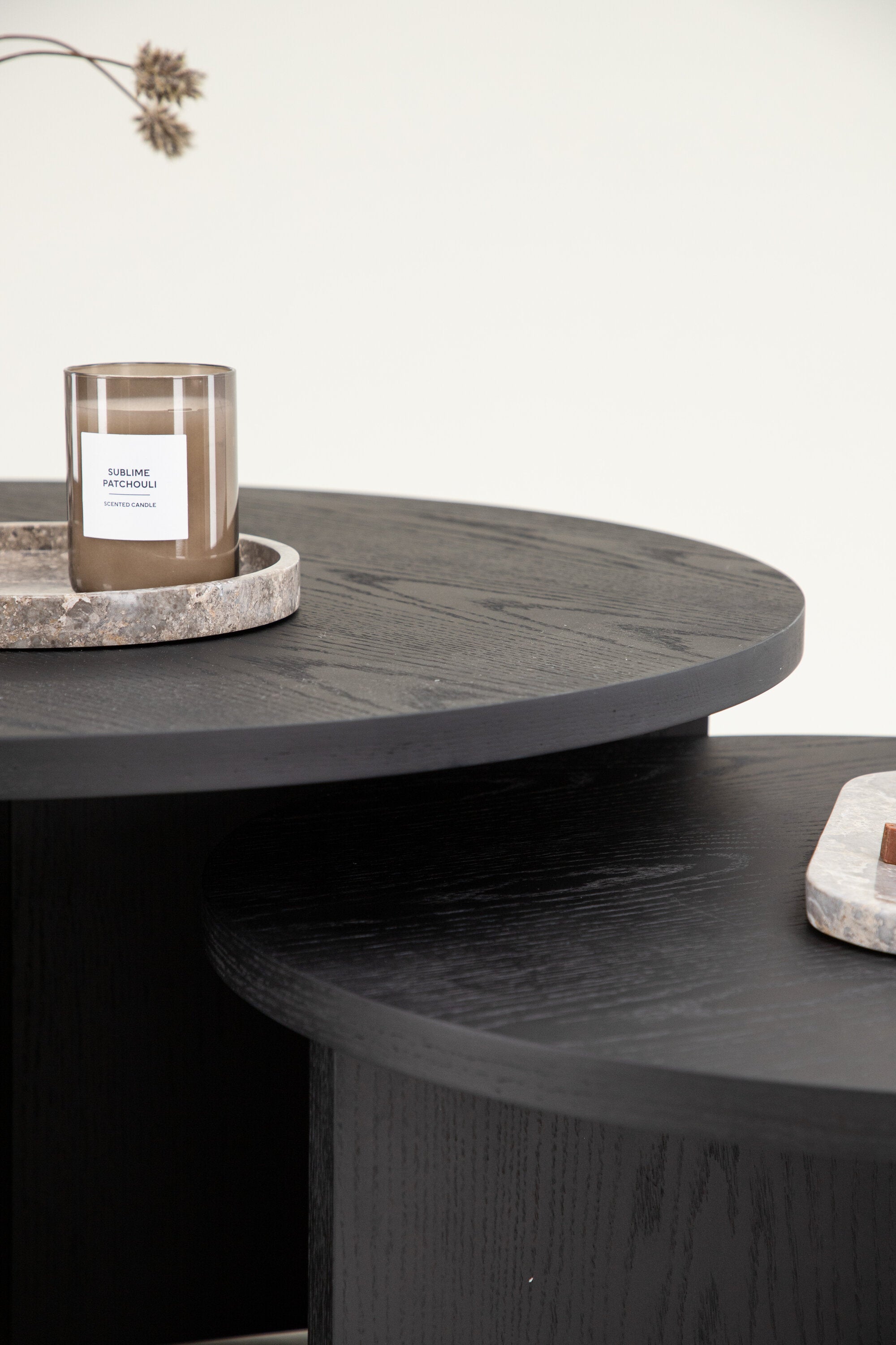 Saltö Coffee Tisch in Schwarz präsentiert im Onlineshop von KAQTU Design AG. Beistelltisch ist von Venture Home