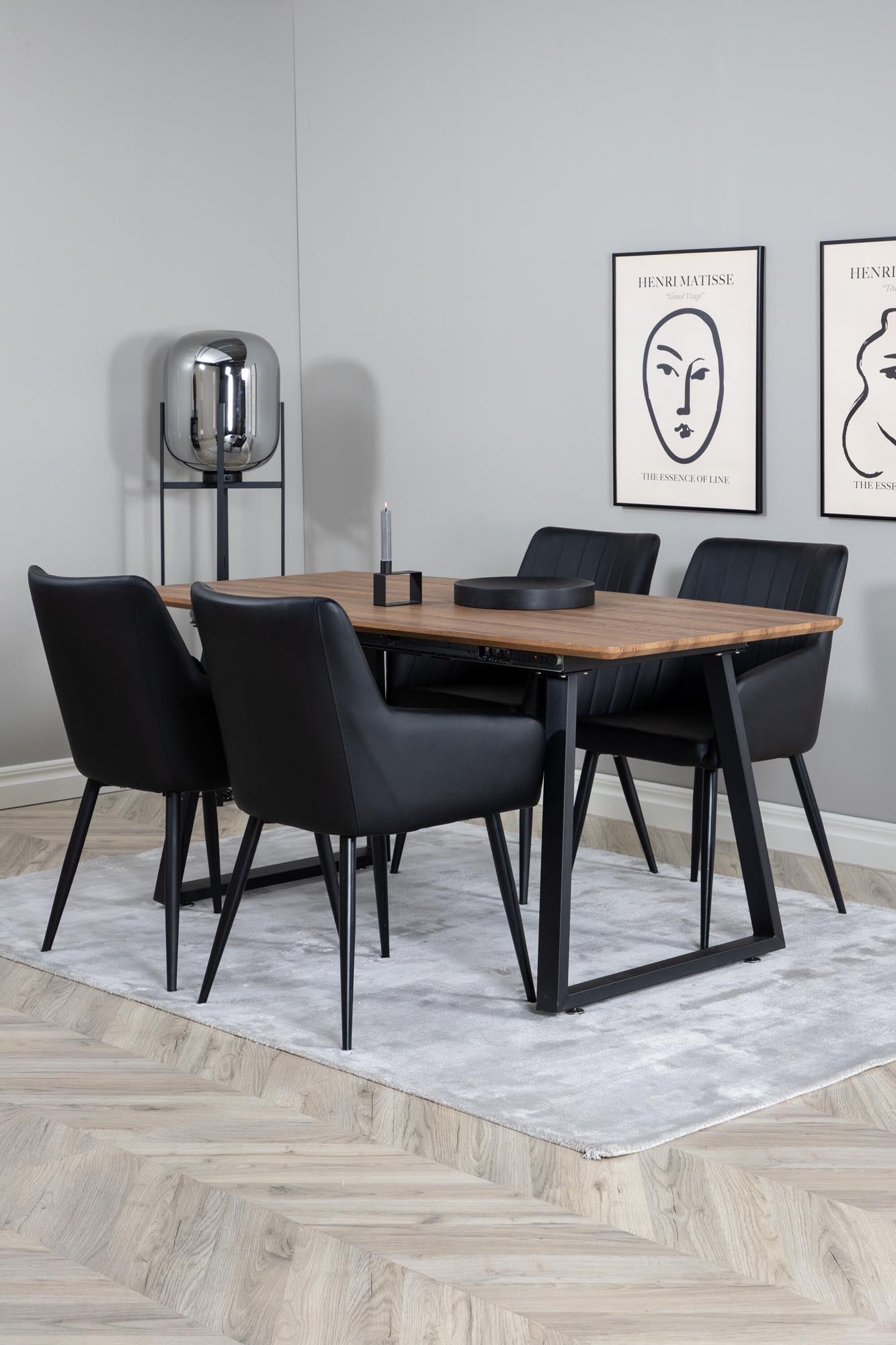 Esszimmer Set Inca mit Stuhl Comfort in Schwarz Schwarz präsentiert im Onlineshop von KAQTU Design AG. Esszimmerset ist von Venture Home