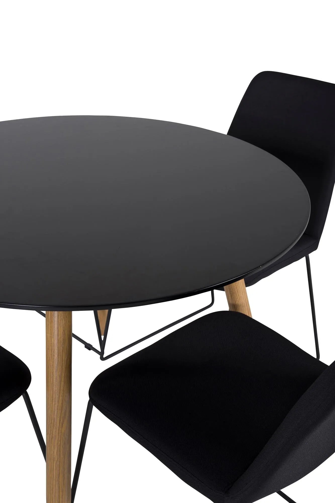 Elegantes Esszimmer Set Plaza mit stilvollen Muce-Stühlen von Venture Home.