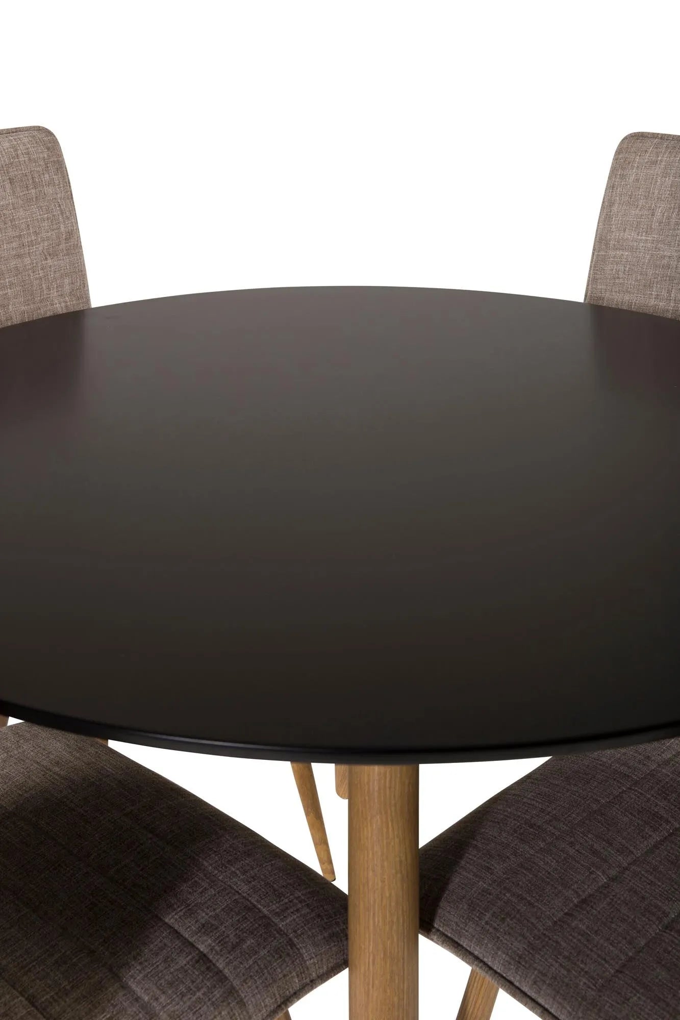 Modernes Esszimmer Set Plaza mit Windu Stühlen von Venture Home.