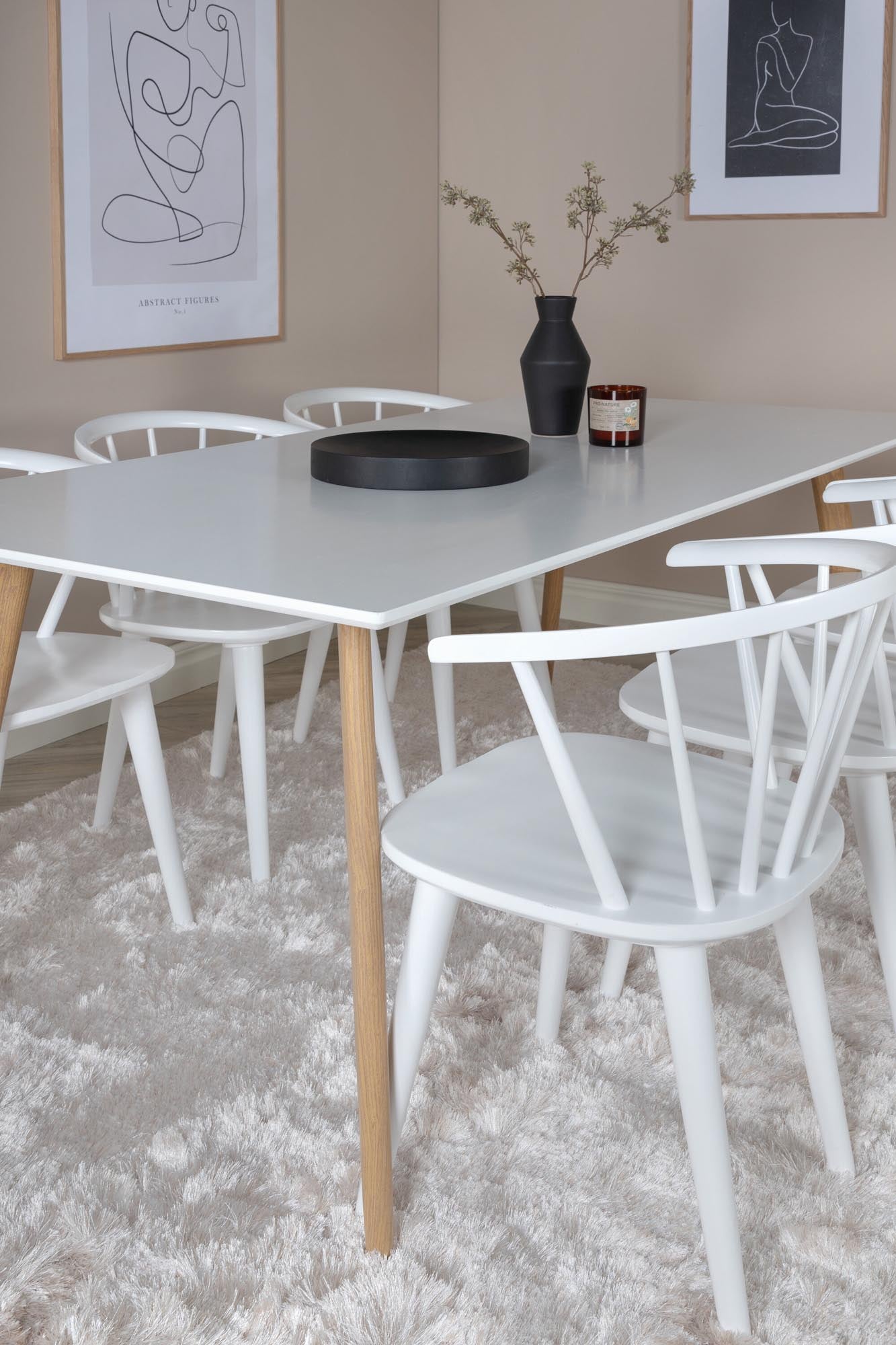 Esszimmer Set Polar mit Stuhl Bobby in Weiss / Weiss präsentiert im Onlineshop von KAQTU Design AG. Esszimmerset ist von Venture Home