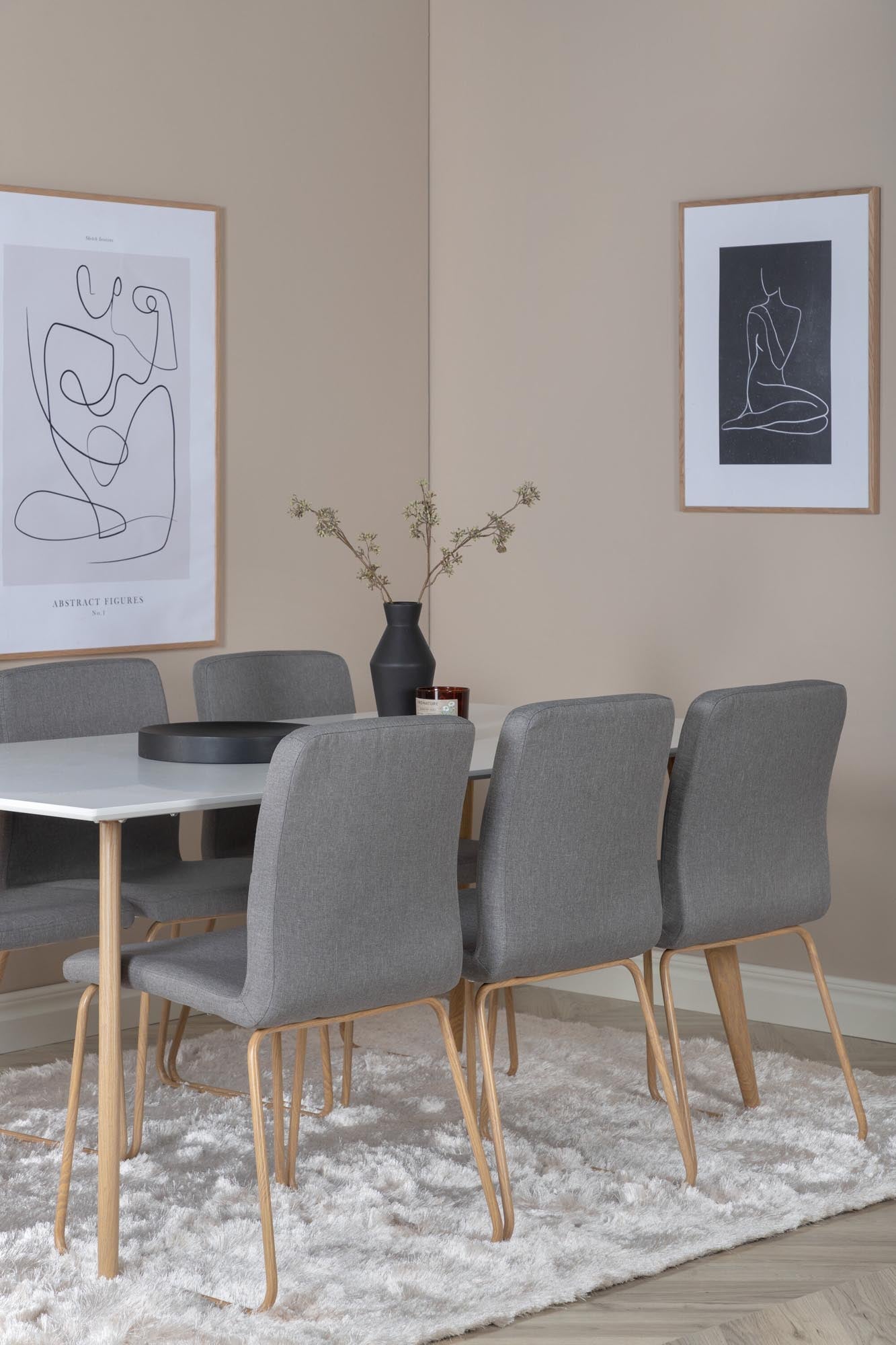 Stilvolles Esszimmer Set Polar mit Mace Stühlen von Venture Home.