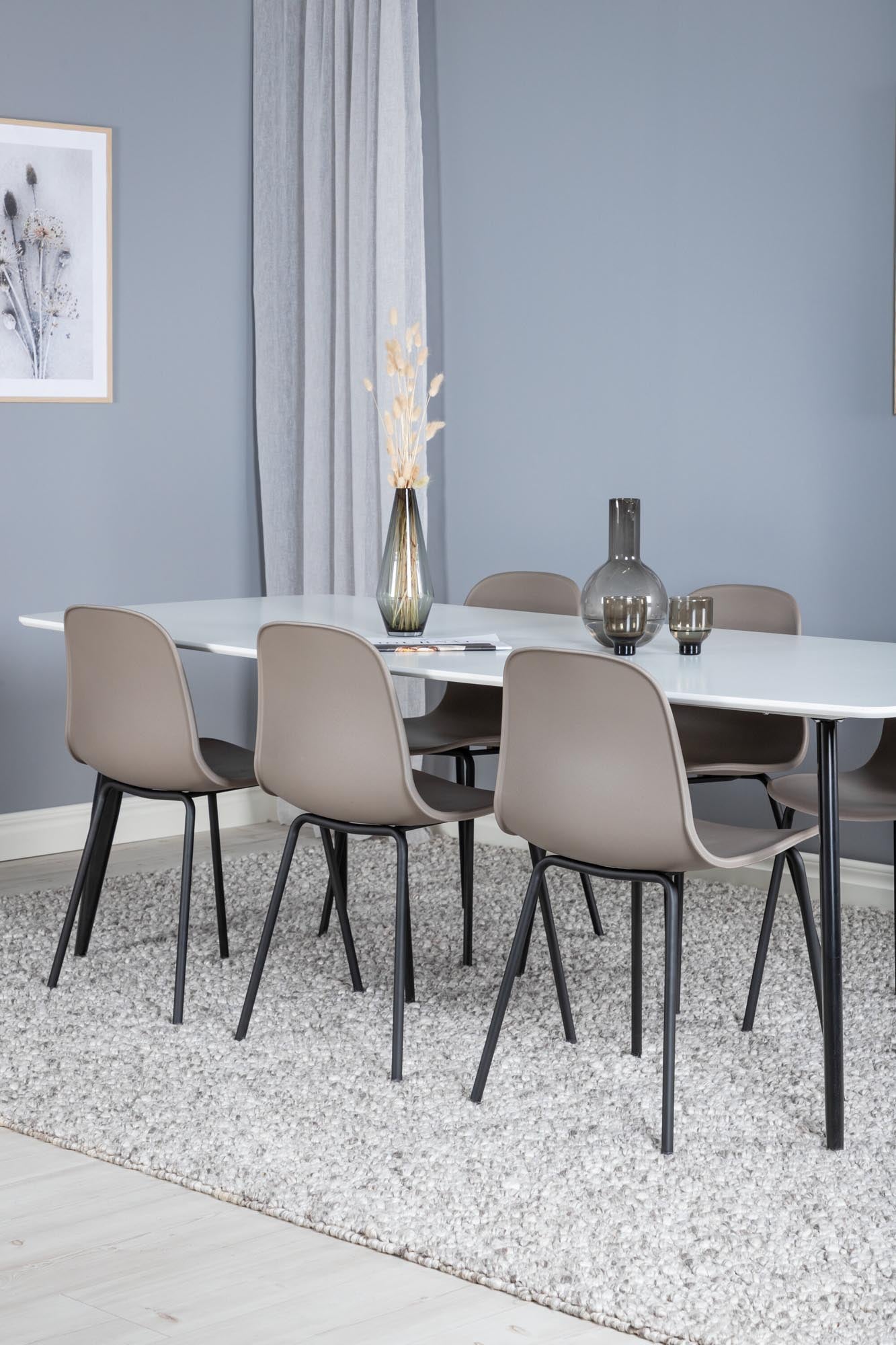 Modernes Esszimmer Set Polar mit Arctic Stühlen von Venture Home.