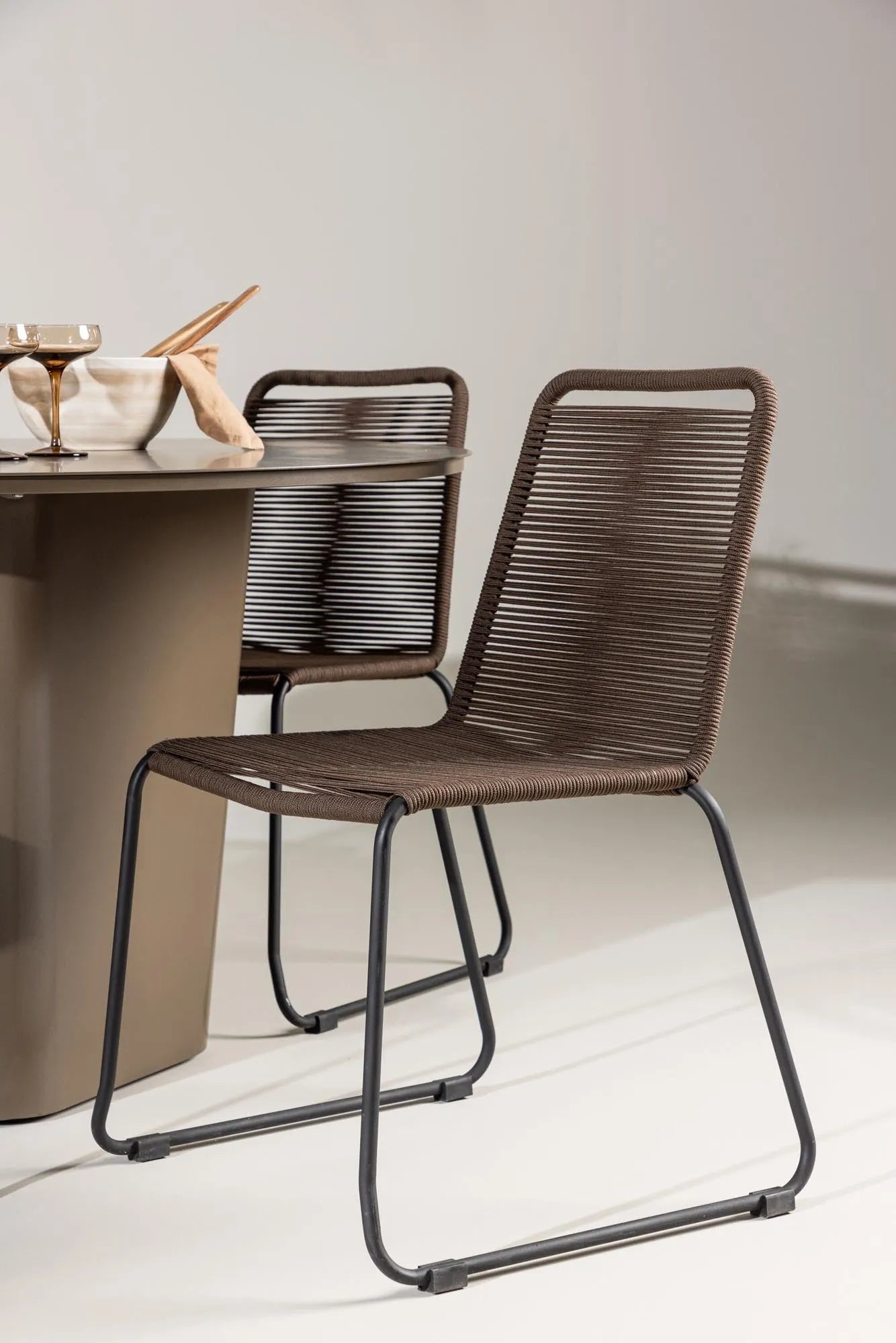 Das Santa Fe Gartentisch Set Lindos von Venture Home bietet stilvolles Design und praktische Funktionalität für Ihren Außenbereich.