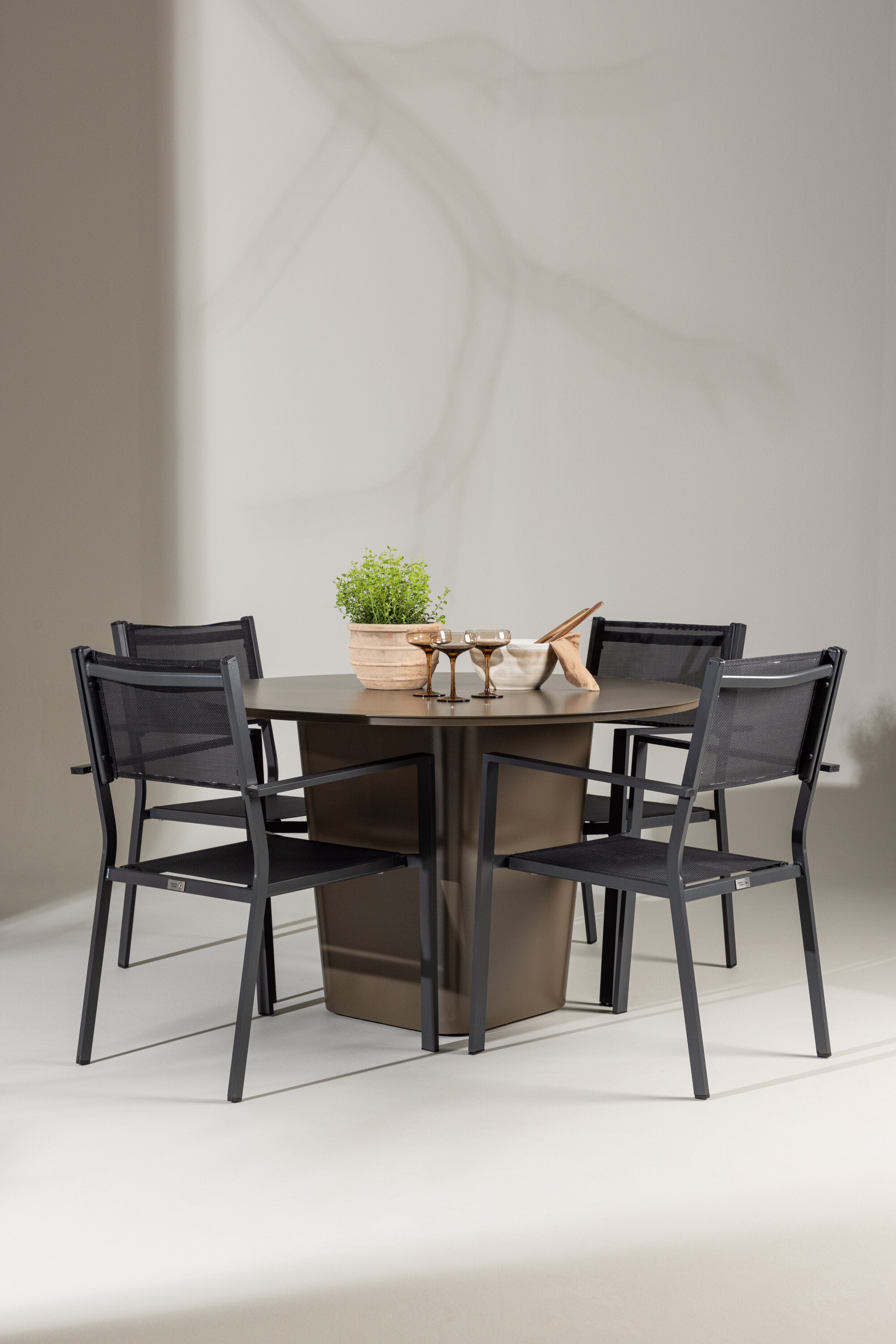 Santa Fe Gartentisch Set Copacabana in Braun schwarz präsentiert im Onlineshop von KAQTU Design AG. Gartentischset ist von Venture Home