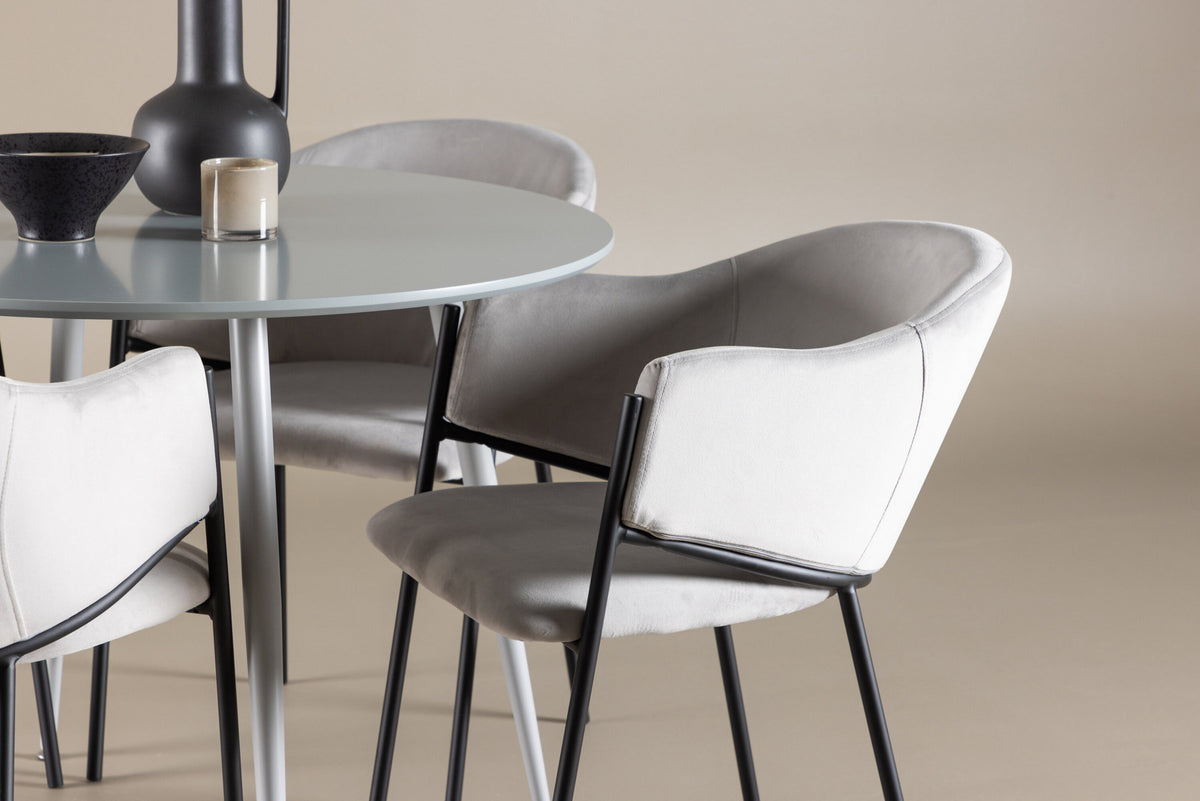 Plaza Esstisch mit Stühlen Evelina in Grau präsentiert im Onlineshop von KAQTU Design AG. Esszimmerset ist von Venture Home