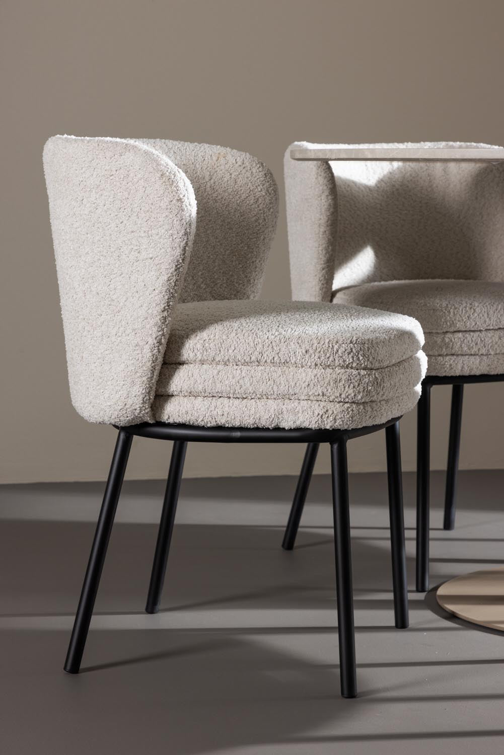 Lycke Esstisch mit Agnes Stühlen in  präsentiert im Onlineshop von KAQTU Design AG. Bartischset ist von Venture Home