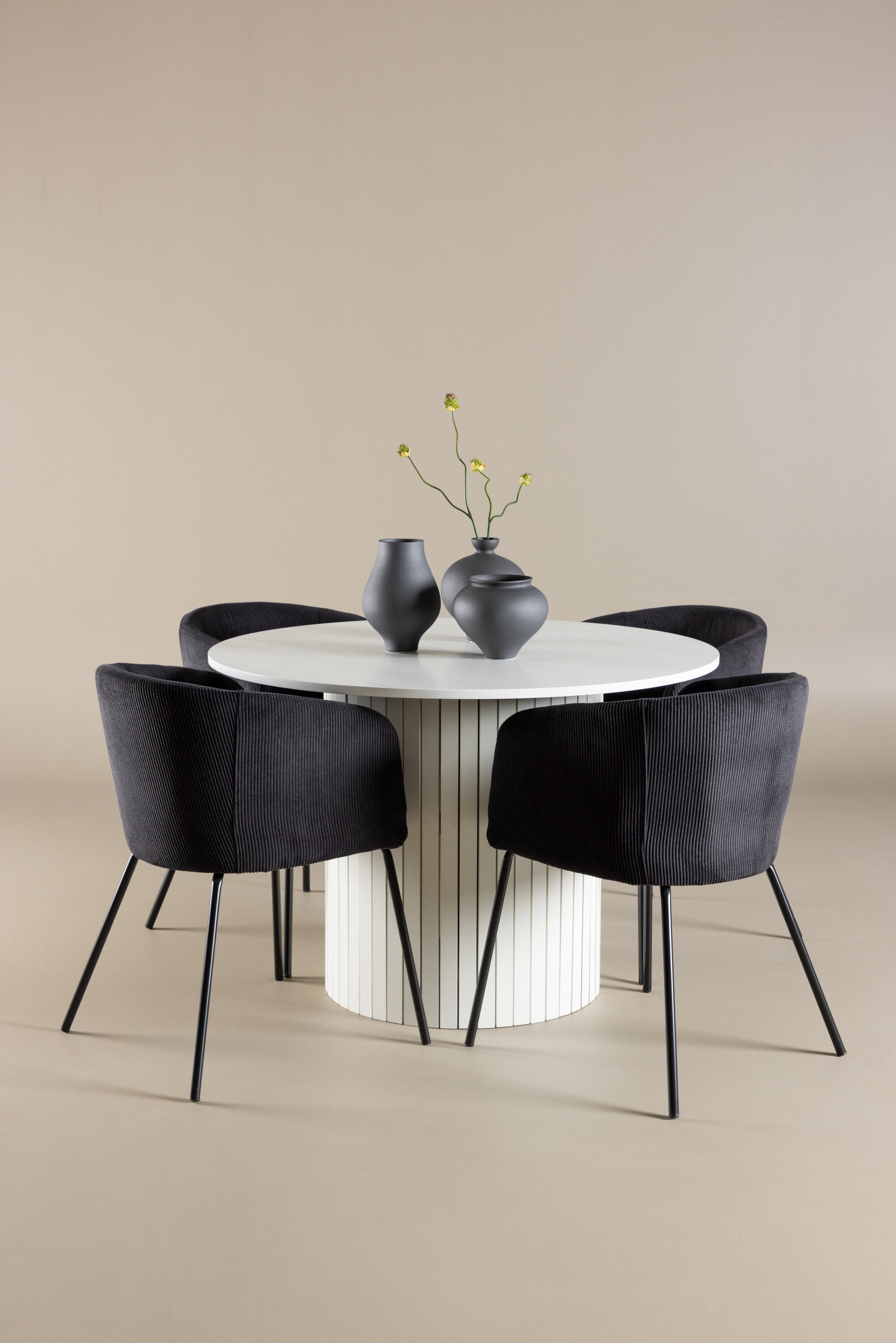 Härön Esstisch mit Berit Stühlen in  präsentiert im Onlineshop von KAQTU Design AG. Bartischset ist von Venture Home
