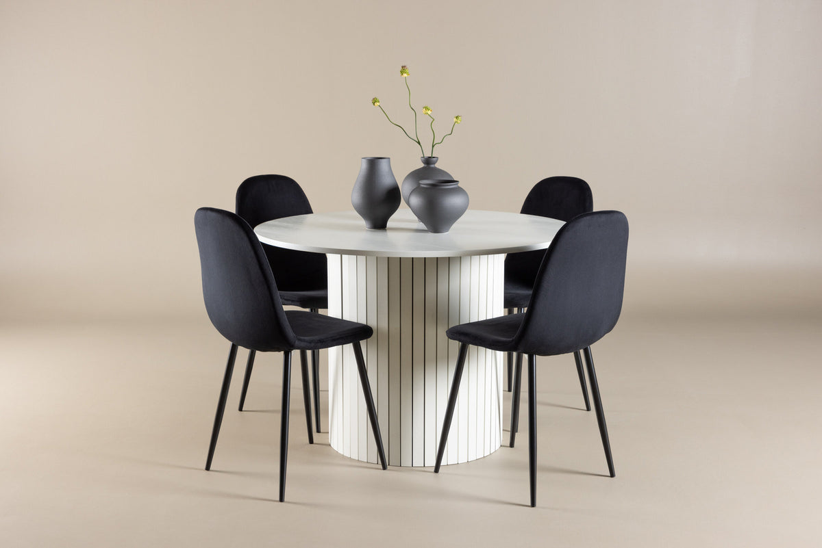 Härön Esstisch mit Polar Stühlen in Schwarz präsentiert im Onlineshop von KAQTU Design AG. Esszimmerset ist von Venture Home