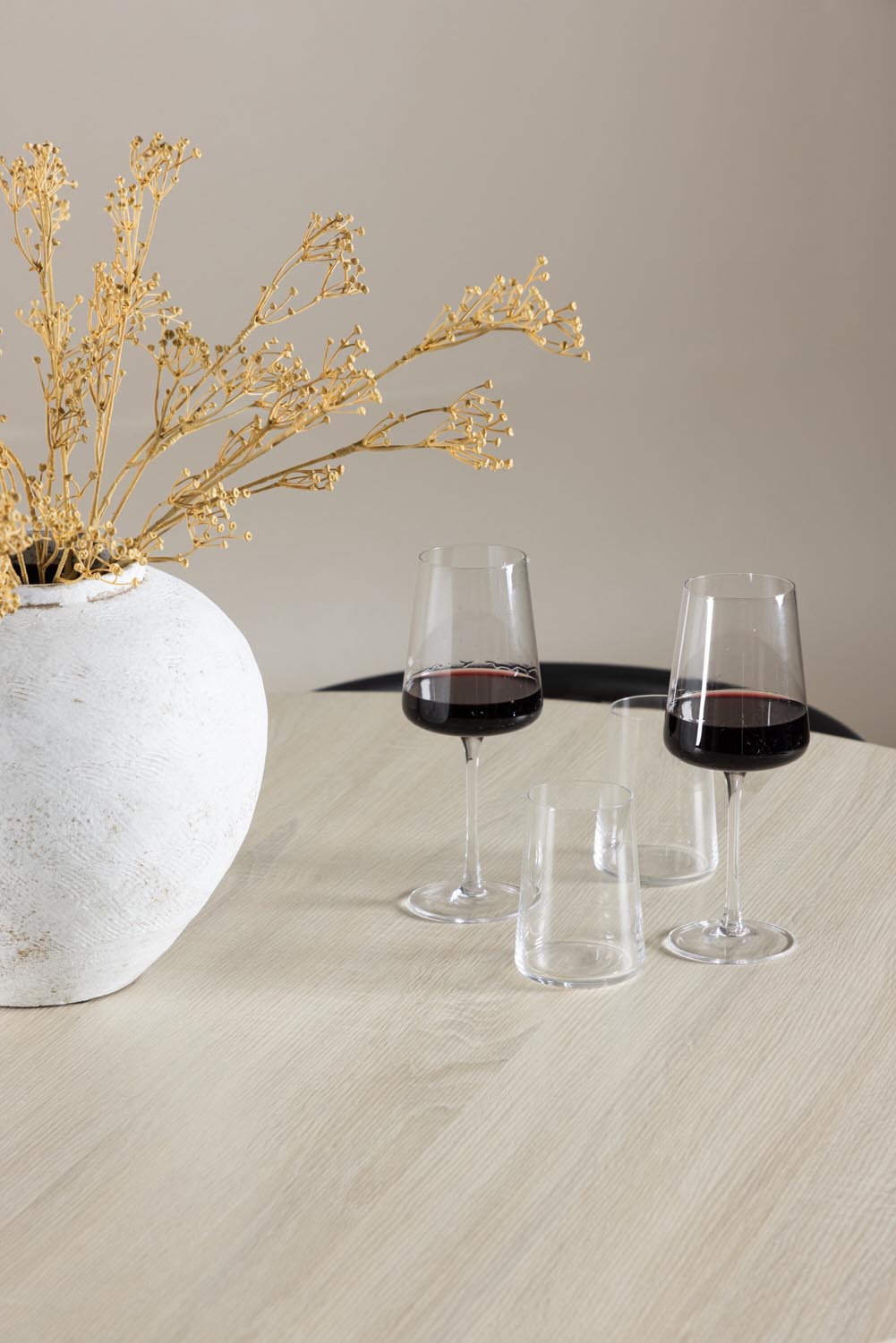 Lanzo Esszimmertisch mit Alfons Stühlen in  präsentiert im Onlineshop von KAQTU Design AG. Bartischset ist von Venture Home