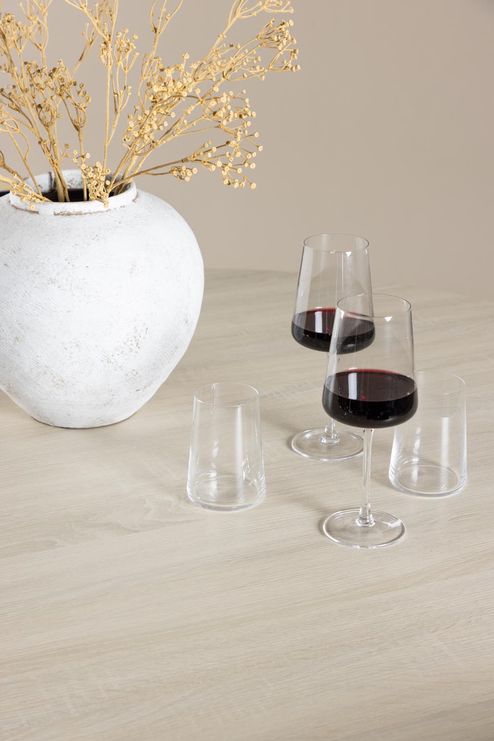 Lanzo Esstisch mit Night Stühlen in  präsentiert im Onlineshop von KAQTU Design AG. Bartischset ist von Venture Home