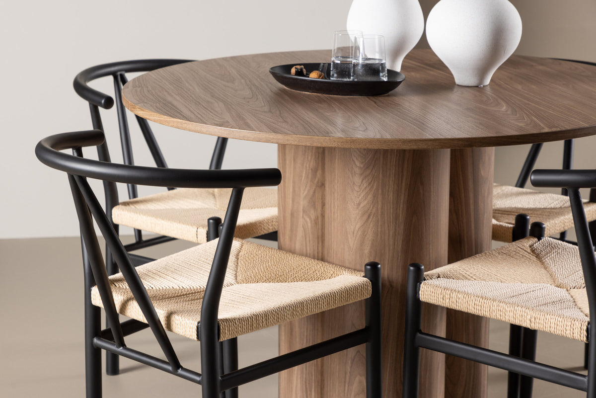 Olivia Esstisch mit Stühlen Alfons in Schwarz präsentiert im Onlineshop von KAQTU Design AG. Esszimmerset ist von Venture Home