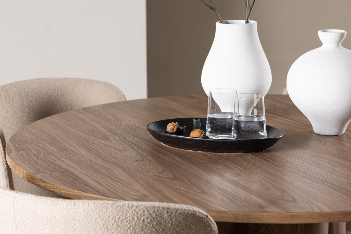 Olivia Esstisch mit Modesto Stühlen in Beige präsentiert im Onlineshop von KAQTU Design AG. Esszimmerset ist von Venture Home