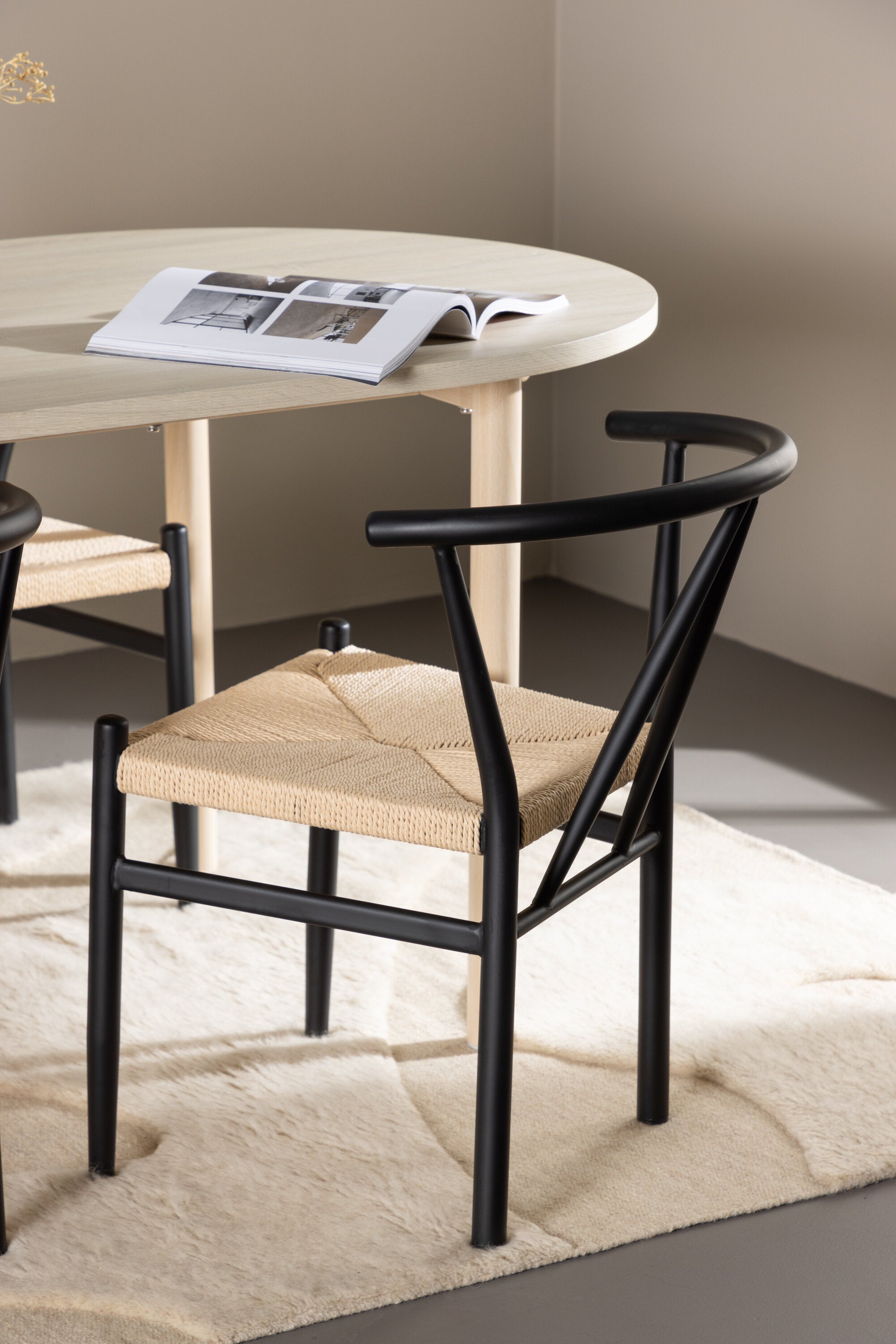 Andy Esstisch mit Alfons Stühlen in  präsentiert im Onlineshop von KAQTU Design AG. Esszimmerset ist von Venture Home