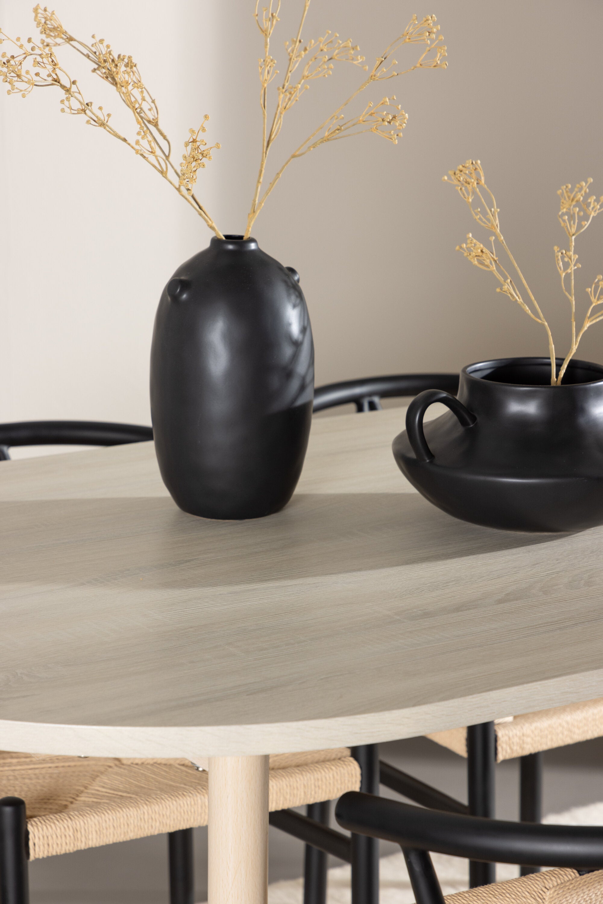 Andy Esstisch mit Alfons Stühlen in  präsentiert im Onlineshop von KAQTU Design AG. Esszimmerset ist von Venture Home