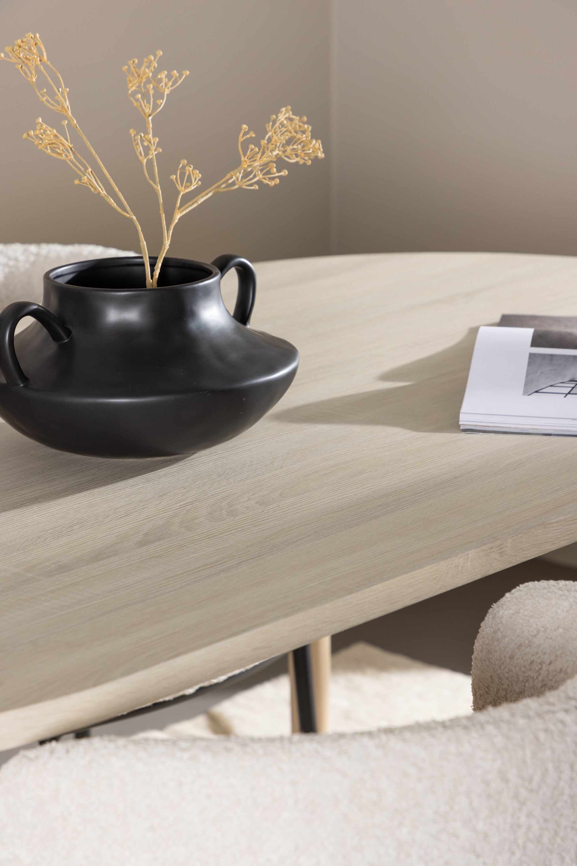 Andy Esstisch mit Agnes Stühlen in  präsentiert im Onlineshop von KAQTU Design AG. Esszimmerset ist von Venture Home