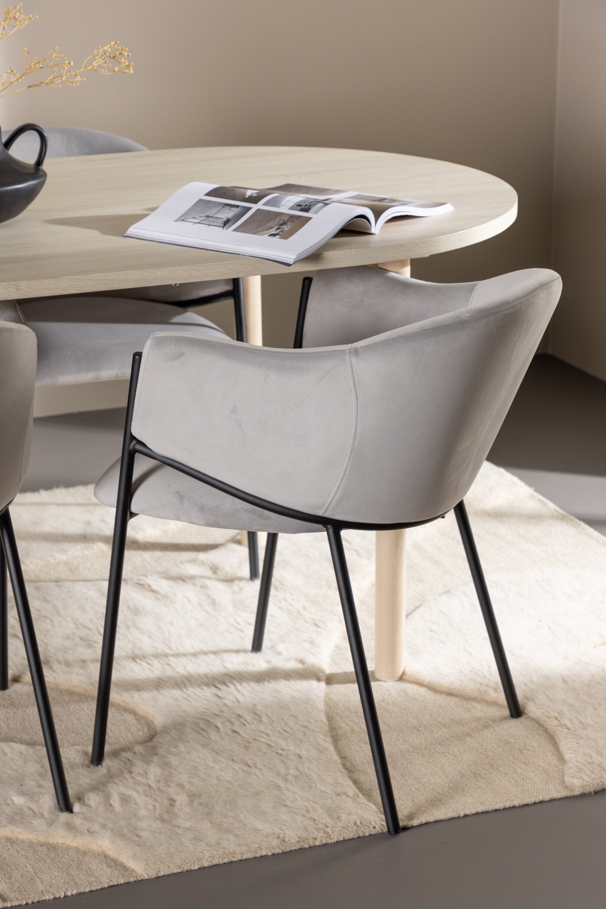 Tisch Andy mit Stühlen Evelina in  präsentiert im Onlineshop von KAQTU Design AG. Esszimmerset ist von Venture Home