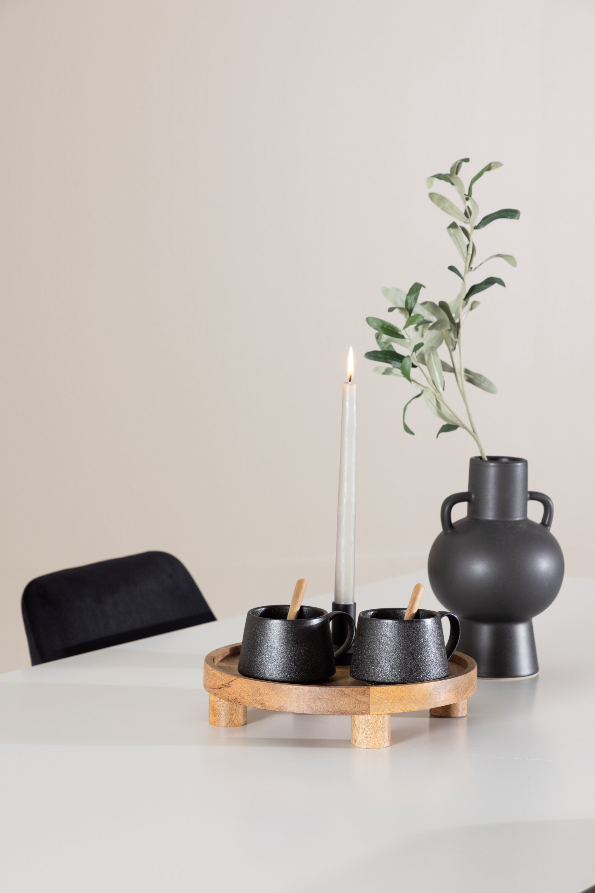 Silar Esszimmertisch mit Night Stühlen in  präsentiert im Onlineshop von KAQTU Design AG. Esszimmerset ist von Venture Home