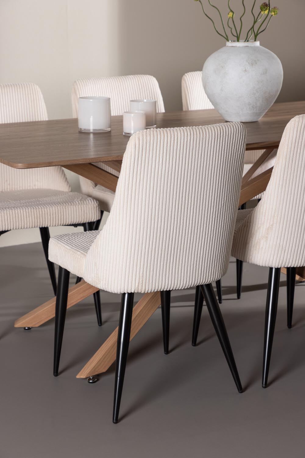 Piazza Esstisch mit Leone Stühlen in  präsentiert im Onlineshop von KAQTU Design AG. Esszimmerset ist von Venture Home
