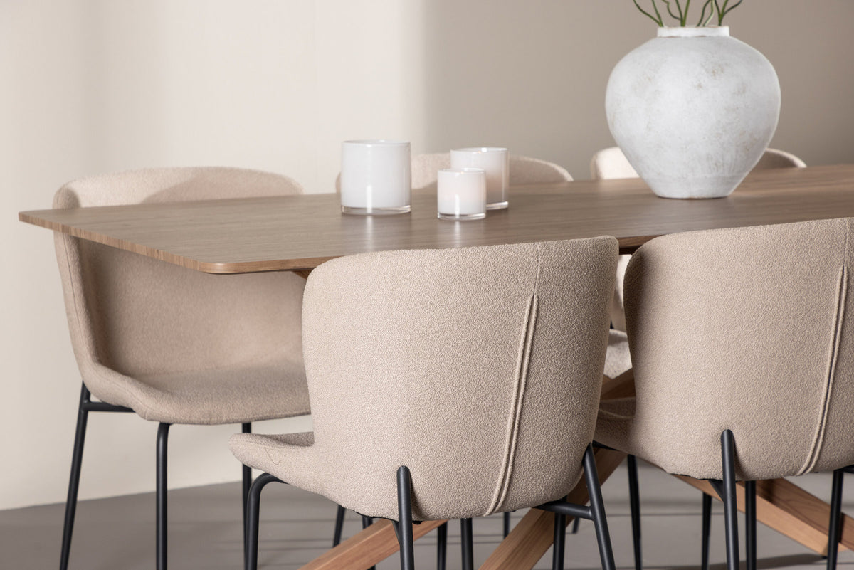 Piazza Esstisch mit Modesto Stühlen in Beige präsentiert im Onlineshop von KAQTU Design AG. Esszimmerset ist von Venture Home