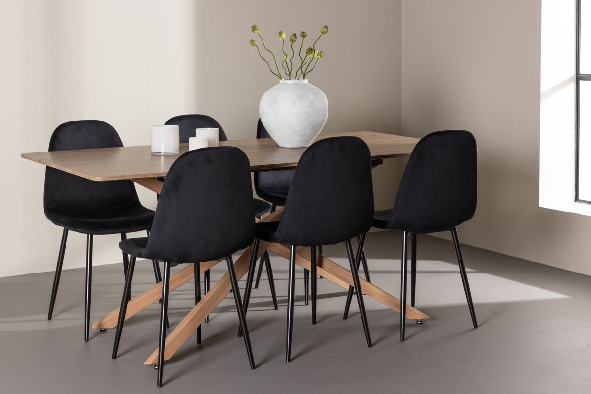 Piazza Esstisch mit Polar Stühlen in Schwarz präsentiert im Onlineshop von KAQTU Design AG. Esszimmerset ist von Venture Home