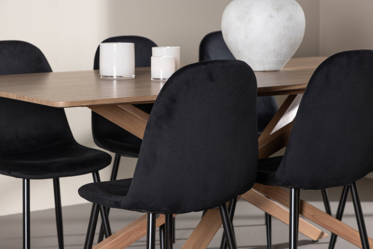 Piazza Esstisch mit Polar Stühlen in Schwarz präsentiert im Onlineshop von KAQTU Design AG. Esszimmerset ist von Venture Home