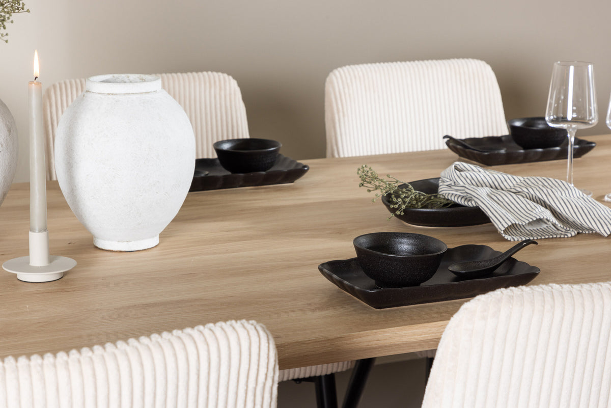 Olivia Esstisch mit Leone Stühlen in Beige präsentiert im Onlineshop von KAQTU Design AG. Esszimmerset ist von Venture Home