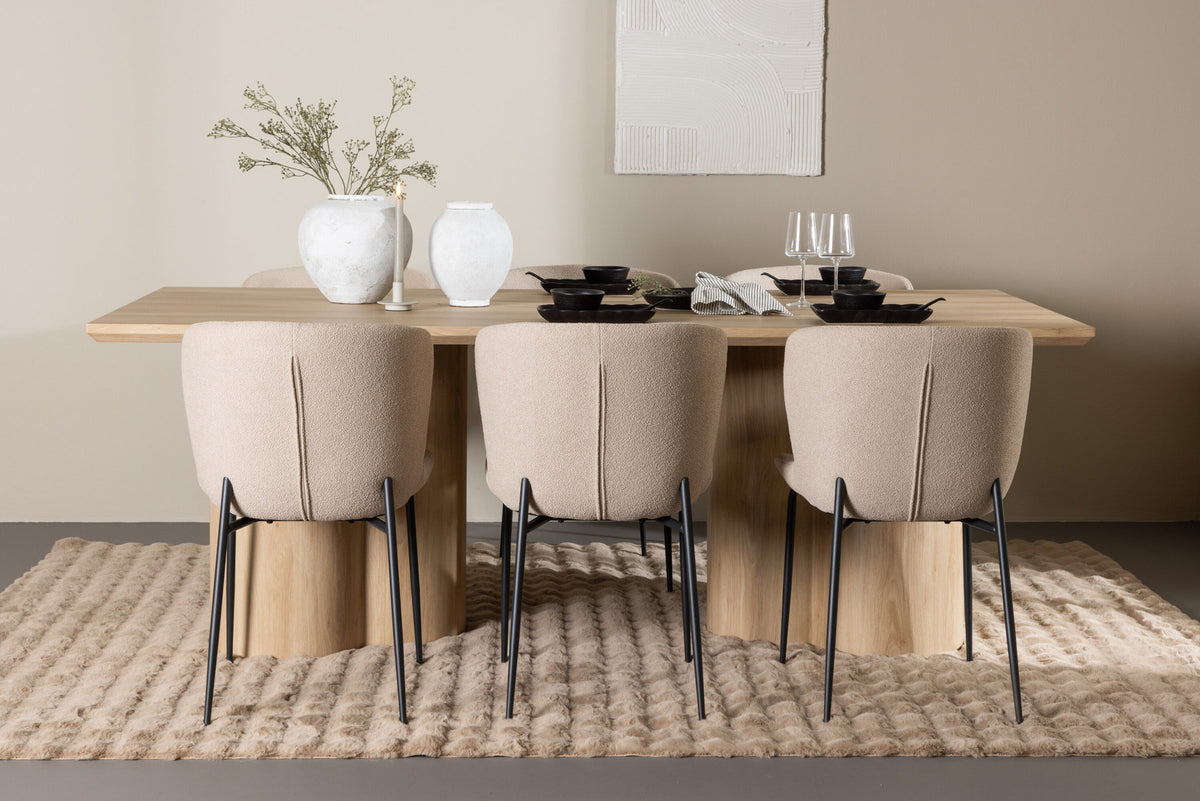 Olivia Esstisch mit Modesto Stühlen in Beige präsentiert im Onlineshop von KAQTU Design AG. Esszimmerset ist von Venture Home