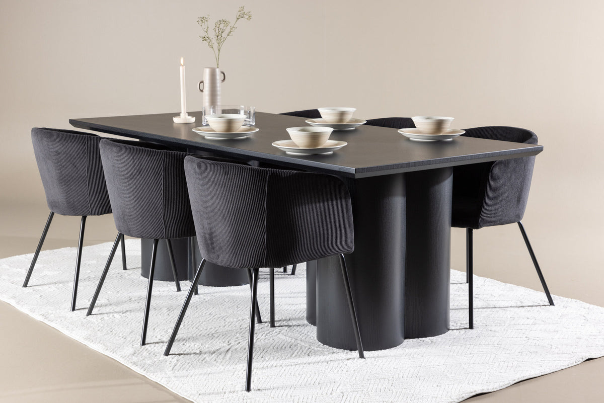 Olivia Esstisch mit Stühlen von Berit in Schwarz präsentiert im Onlineshop von KAQTU Design AG. Esszimmerset ist von Venture Home