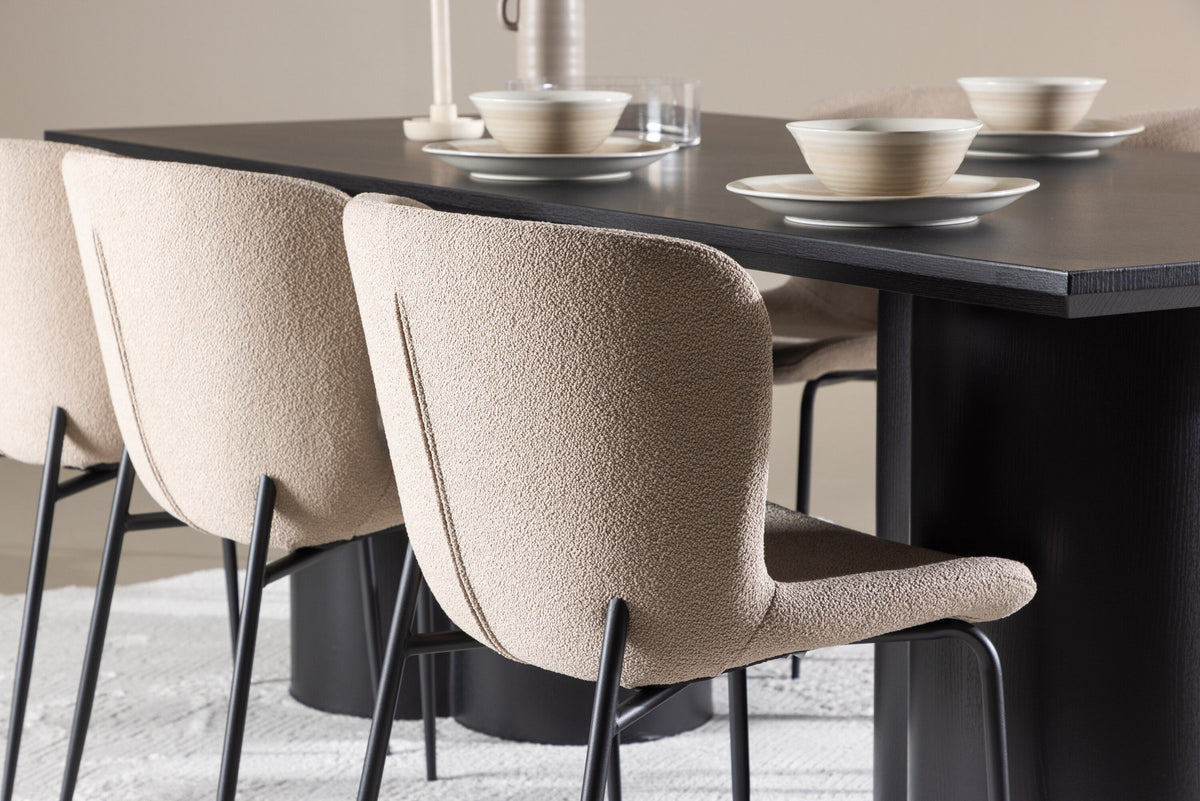 Olivia Esstisch mit Modesto Stühlen in Beige präsentiert im Onlineshop von KAQTU Design AG. Esszimmerset ist von Venture Home
