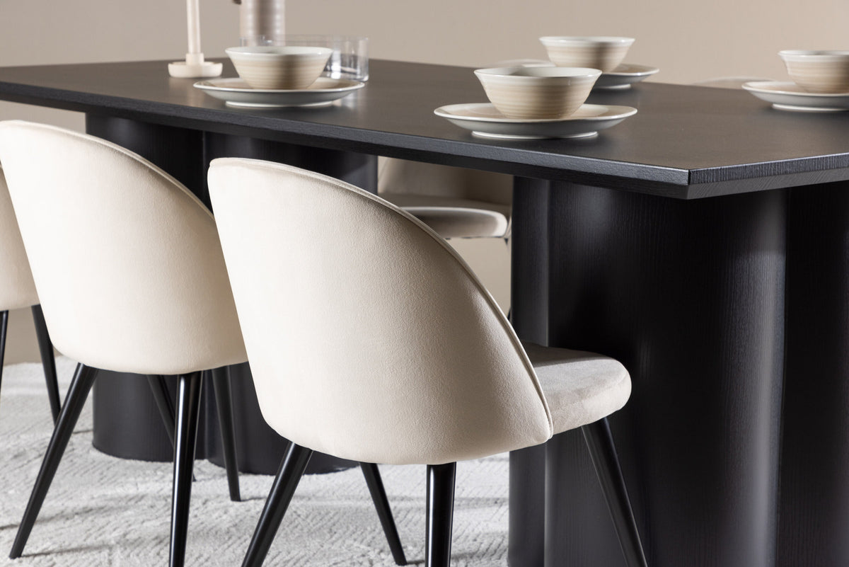 Olivia Esstisch mit Velvet Stühlen in Beige präsentiert im Onlineshop von KAQTU Design AG. Esszimmerset ist von Venture Home
