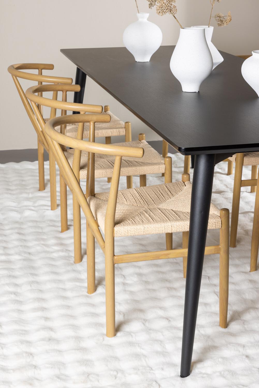 Ellis Esstisch mit Alfons Stühlen in  präsentiert im Onlineshop von KAQTU Design AG. Esszimmerset ist von Venture Home