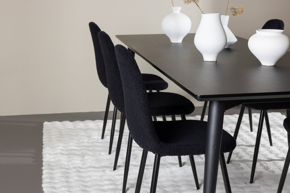 Ellis Esstisch mit Polar Stühlen in Schwarz präsentiert im Onlineshop von KAQTU Design AG. Esszimmerset ist von Venture Home
