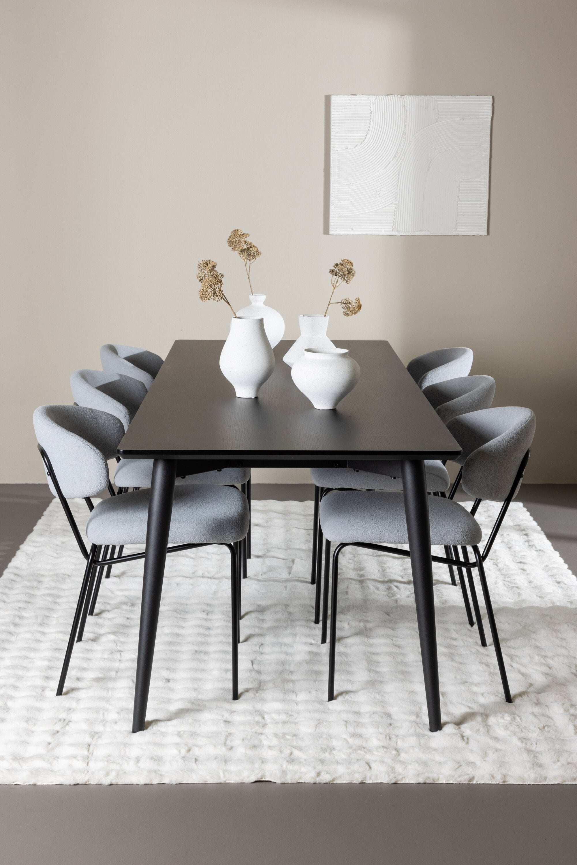 Ellis Esstisch mit Chico Stühlen in  präsentiert im Onlineshop von KAQTU Design AG. Esszimmerset ist von Venture Home