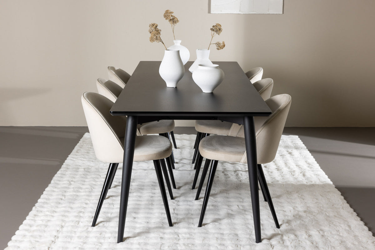 Ellis Esstisch mit Velvet Stühlen in Beige präsentiert im Onlineshop von KAQTU Design AG. Esszimmerset ist von Venture Home