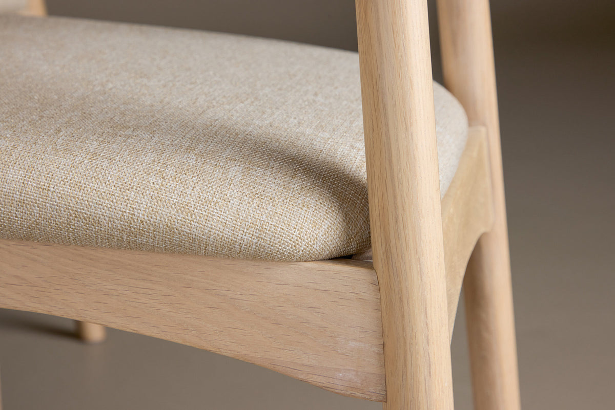 Tyresö Esstisch mit Ven Stühlen in Whitewash präsentiert im Onlineshop von KAQTU Design AG. Esszimmerset ist von Venture Home