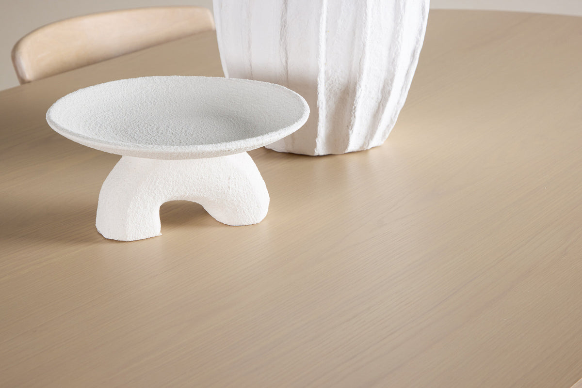 Tyresö Esstisch mit Ven Stühlen in Whitewash präsentiert im Onlineshop von KAQTU Design AG. Esszimmerset ist von Venture Home
