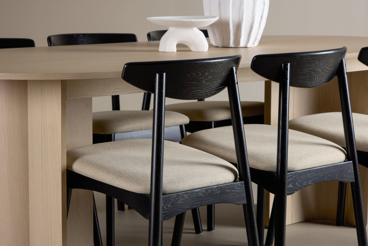 Tyresö Esstisch mit Ven Stühlen in Schwarz präsentiert im Onlineshop von KAQTU Design AG. Esszimmerset ist von Venture Home