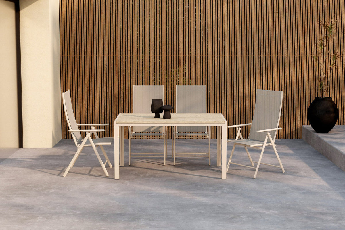 Schwarzes Gartentischset Mirko mit Levanzo Stühlen: Aluminiumtisch mit Sperrholzplatte und Stühlen mit Stahlgestell und Textilene-Sitzfläche