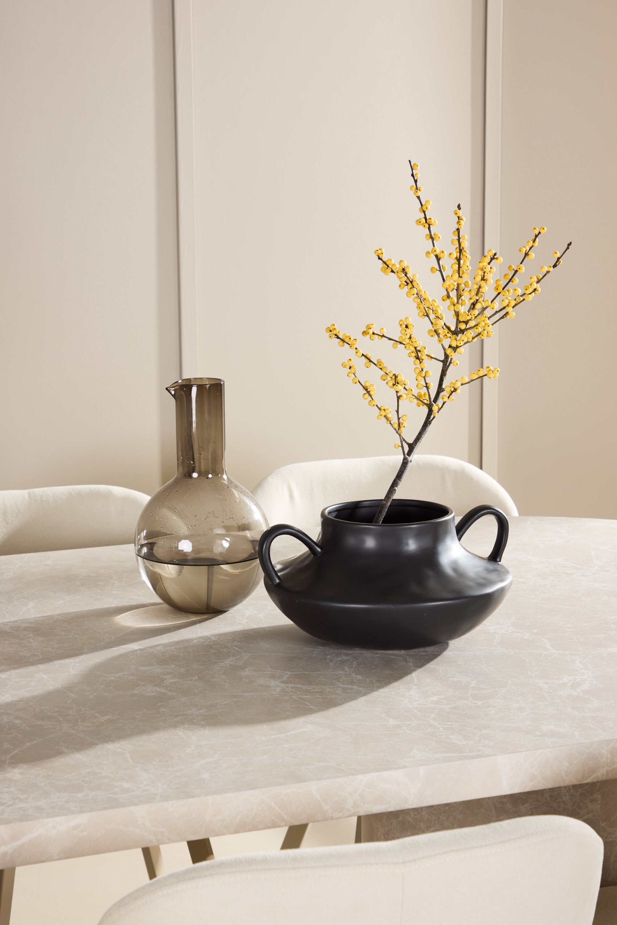 Esstisch Narvik mit Lilja Stuhl in Beige präsentiert im Onlineshop von KAQTU Design AG. Esszimmerset ist von Venture Home