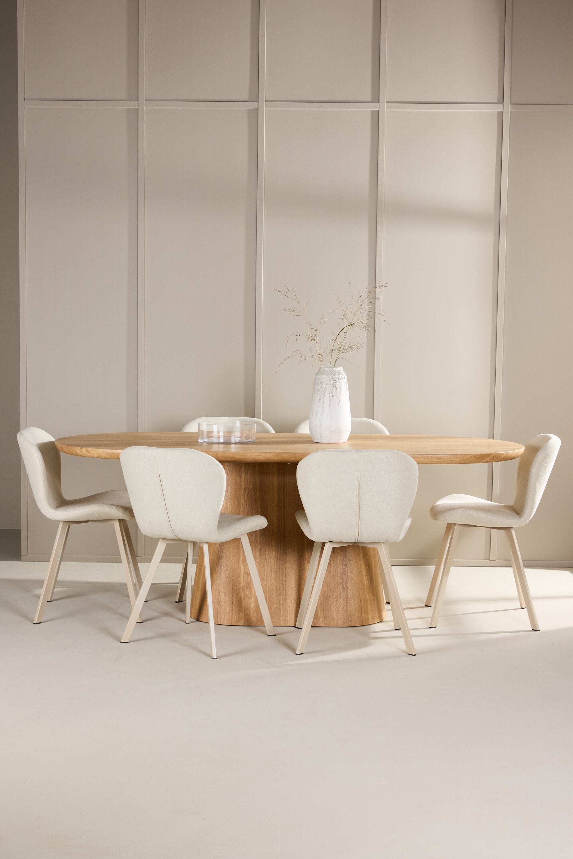 Esstisch Stjärnö mit Lilja Stuhl in Nature präsentiert im Onlineshop von KAQTU Design AG. Esszimmerset ist von Venture Home