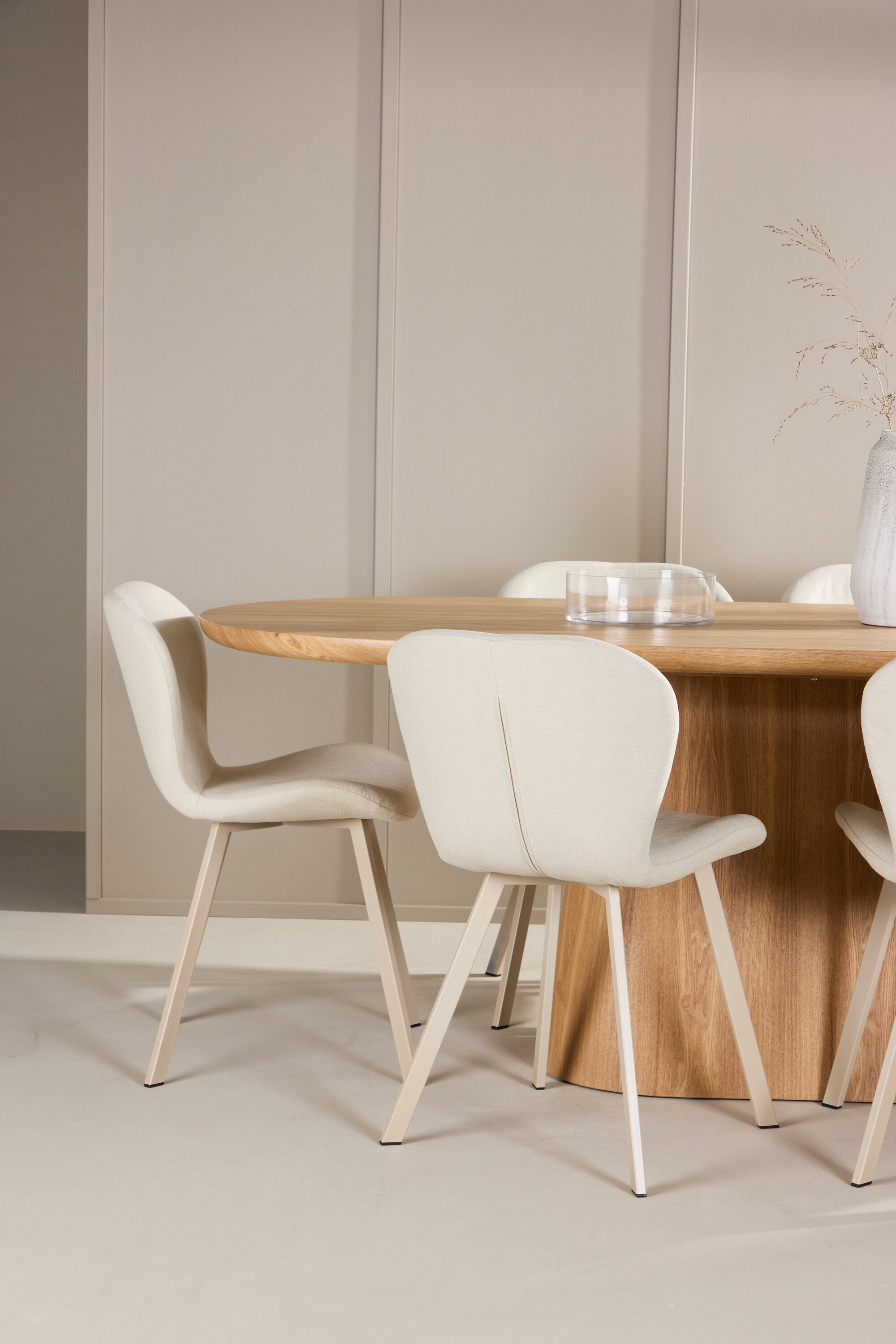 Esstisch Stjärnö mit Lilja Stuhl in Nature präsentiert im Onlineshop von KAQTU Design AG. Esszimmerset ist von Venture Home